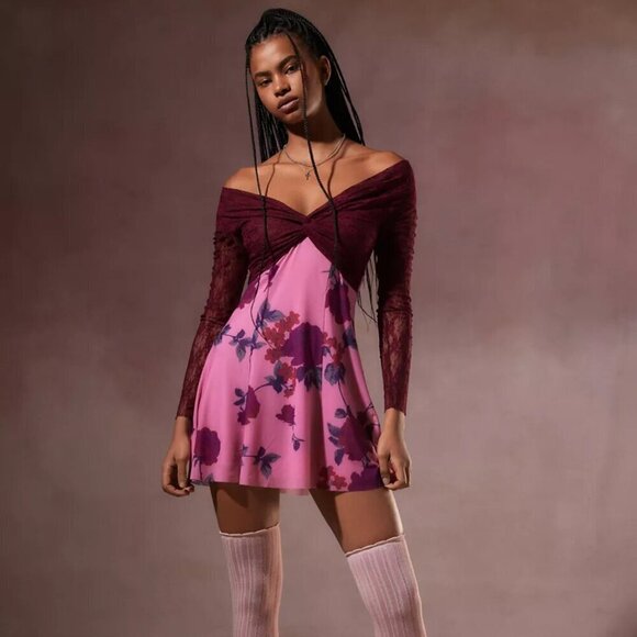 NWT UO Kimchi Blue Sydney Off The Shoulder Pink Mini Dress - Picture 5 of 5